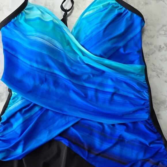 Embrace Your Curves Miracle Brand Sz 1X Black Turquoise Ruching Makenna Swimsuit - Picture 4 of 15